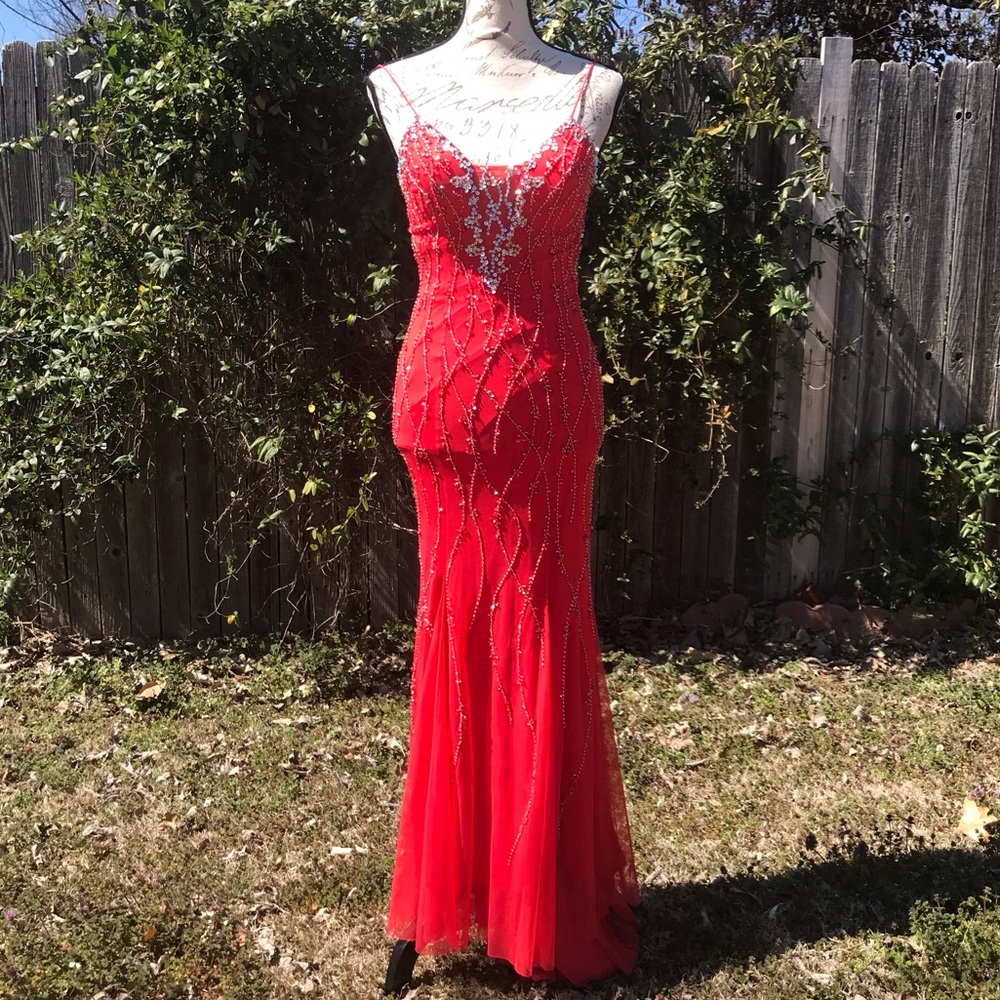 SOLD Coral Beaded Backless Mermaid David’s Bridal Prom - Picture 4 of 8